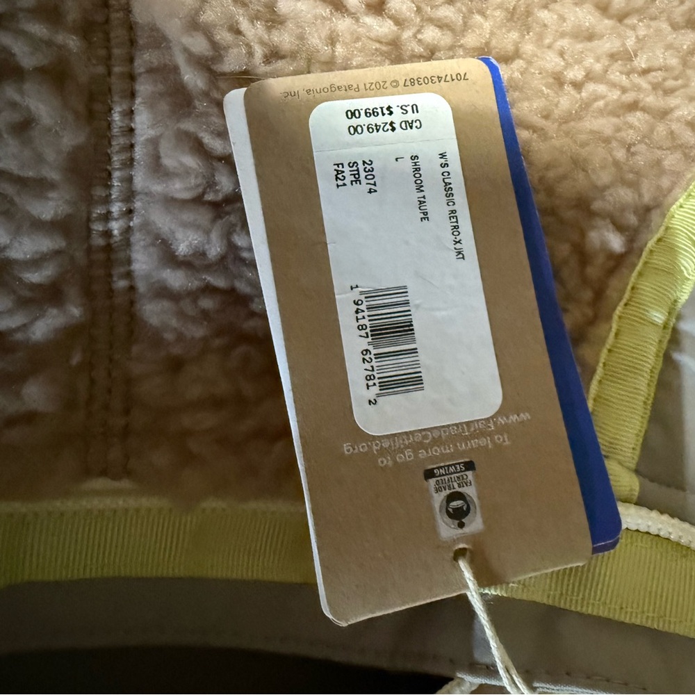 Patagonia Women’s Fleece Jacket - Shroom Taupe - Picture 4 of 5